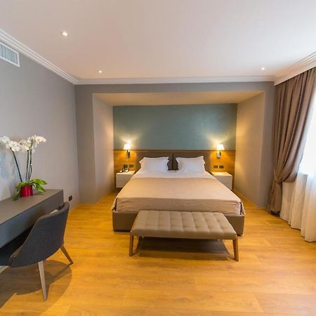 Butrinti Hotel Sarandë Esterno foto